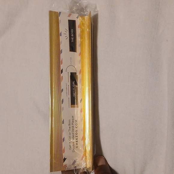 Cheezos 'BOSS' Double Sided Desk Plaque Black & Gold Office Decor - Picture 3 of 3